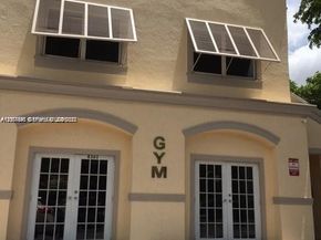 8205 Lake Dr 204, Doral FL 33166