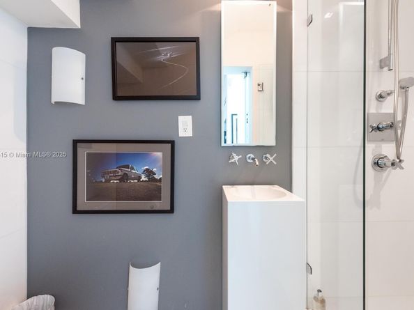 302 W San Marino Dr, Miami Beach FL 33139