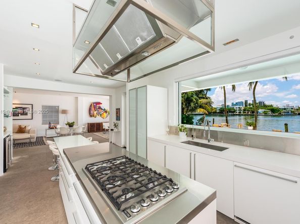 302 W San Marino Dr, Miami Beach FL 33139