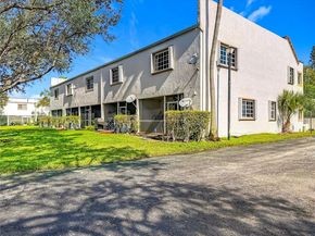 9521 NW 42nd St, Sunrise FL 33351