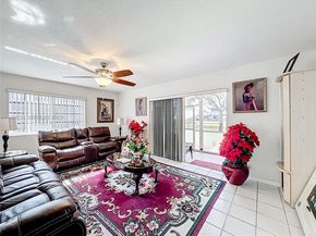 9521 NW 42nd St, Sunrise FL 33351