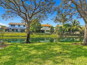 9521 NW 42nd St, Sunrise FL 33351