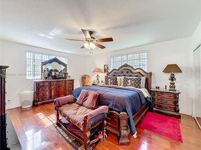 9521 NW 42nd St, Sunrise FL 33351