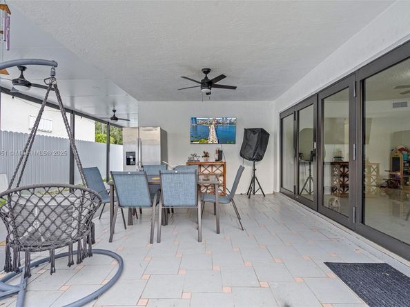 8705 NW 150th Ter, Miami Lakes FL 33018