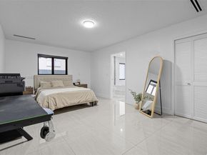 8705 NW 150th Ter, Miami Lakes FL 33018