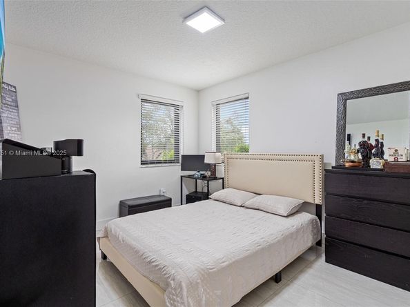 8705 NW 150th Ter, Miami Lakes FL 33018
