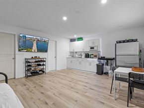 8705 NW 150th Ter, Miami Lakes FL 33018