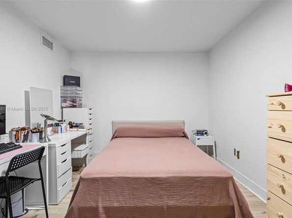 8705 NW 150th Ter, Miami Lakes FL 33018
