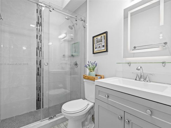 8705 NW 150th Ter, Miami Lakes FL 33018