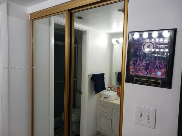 1300 St Charles Pl 311, Pembroke Pines FL 33026