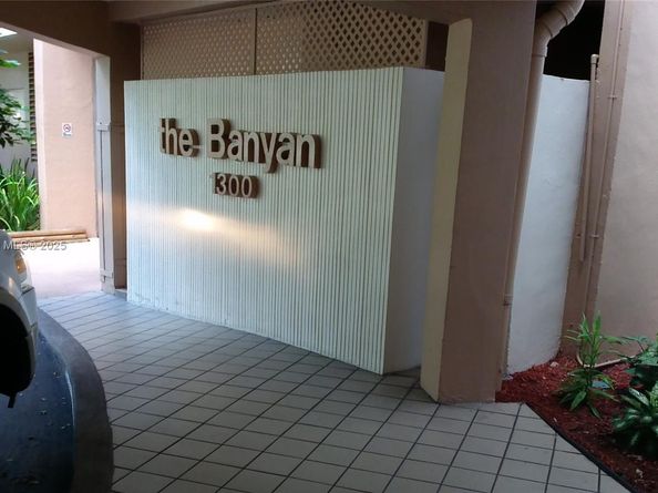 1300 St Charles Pl 311, Pembroke Pines FL 33026