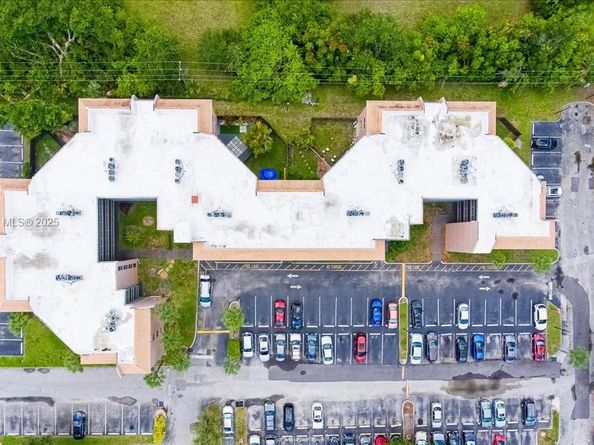 3100 N Pine Island Rd 305, Sunrise FL 33351