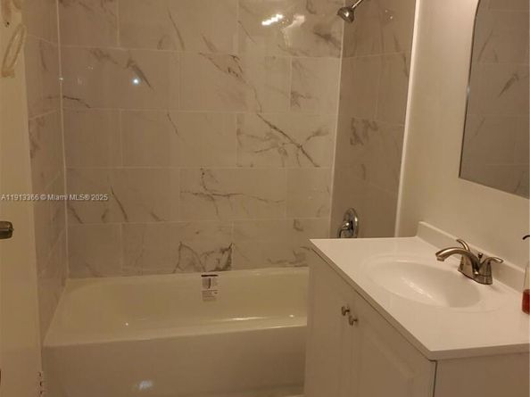 2601 NW 48th Ter 146, Lauderdale Lakes FL 33313