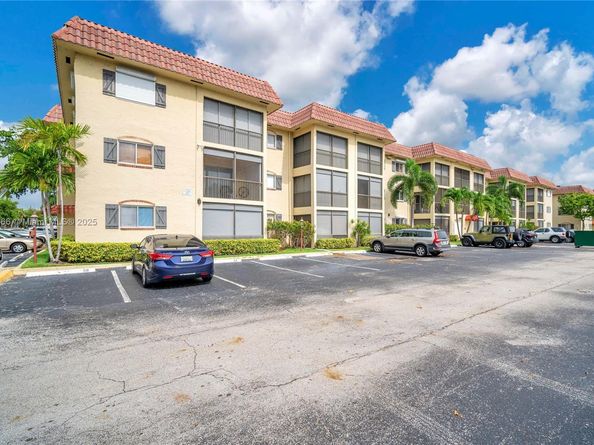 257 S Cypress Rd 416, Pompano Beach FL 33060