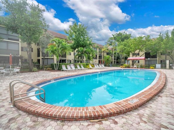 257 S Cypress Rd 416, Pompano Beach FL 33060