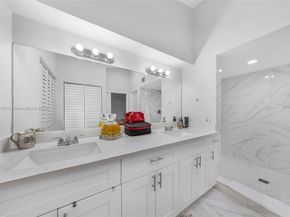 6637 NW 181st Ln, Hialeah FL 33015