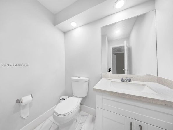 6637 NW 181st Ln, Hialeah FL 33015
