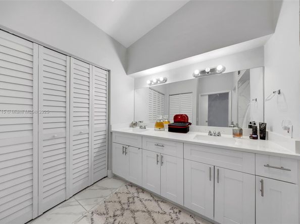 6637 NW 181st Ln, Hialeah FL 33015