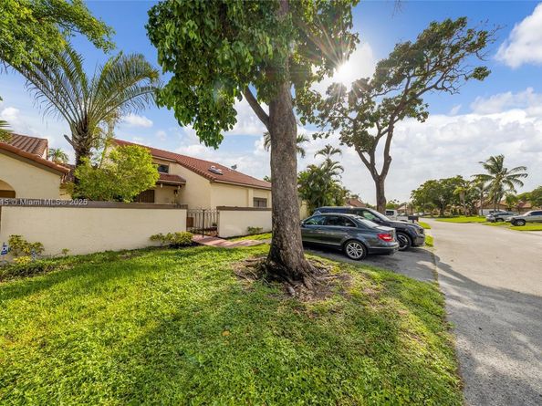 6637 NW 181st Ln, Hialeah FL 33015
