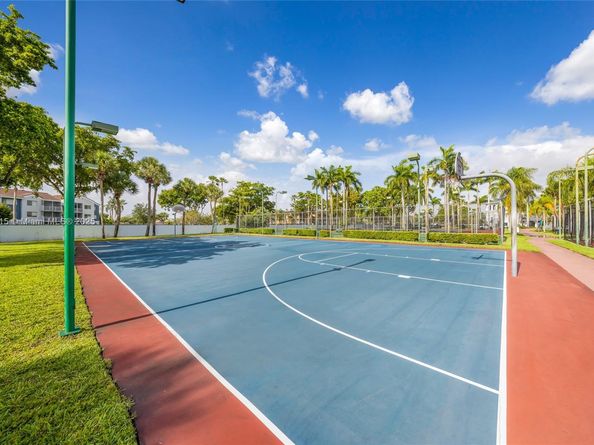 6637 NW 181st Ln, Hialeah FL 33015