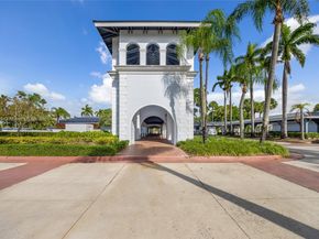 6637 NW 181st Ln, Hialeah FL 33015