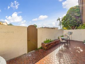 6637 NW 181st Ln, Hialeah FL 33015