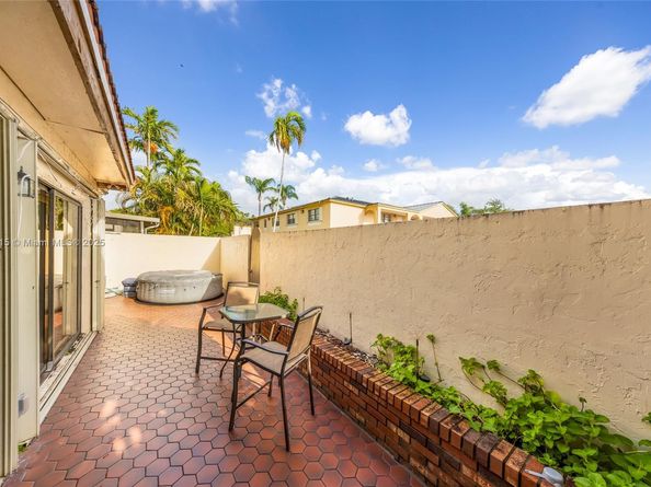 6637 NW 181st Ln, Hialeah FL 33015