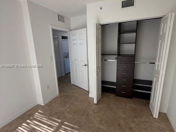 900 SW 8th St 904, Miami FL 33130