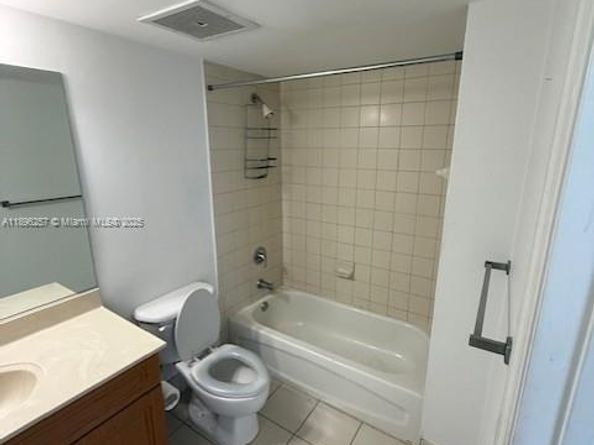 900 SW 8th St 904, Miami FL 33130