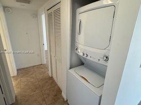 900 SW 8th St 904, Miami FL 33130