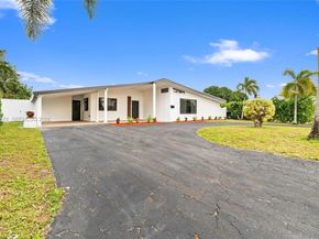 7731 Farragut St, Hollywood FL 33024