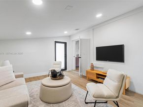 7731 Farragut St, Hollywood FL 33024