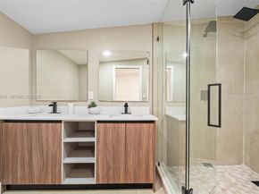 7731 Farragut St, Hollywood FL 33024