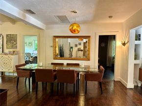660 NE 72nd St, Miami FL 33138