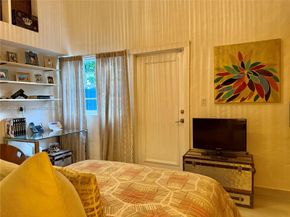 660 NE 72nd St, Miami FL 33138