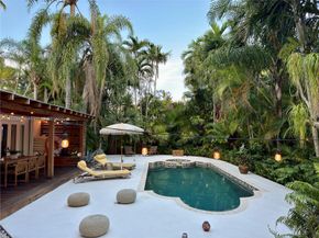 660 NE 72nd St, Miami FL 33138
