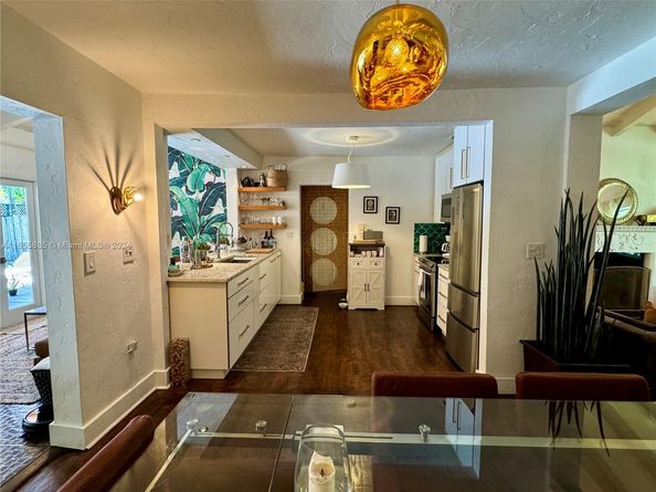 660 NE 72nd St, Miami FL 33138