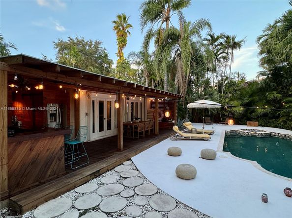 660 NE 72nd St, Miami FL 33138