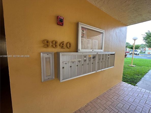 9340 W Flagler St 104B, Miami FL 33174