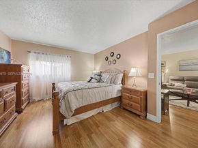 1600 SW 127th Way 102C, Pembroke Pines FL 33027