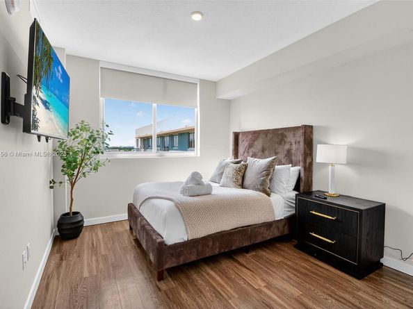 1110 NW 1 St 705, Miami FL 33128