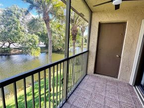 302 Lakeview Dr 203, Weston FL 33326