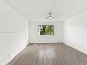 302 Lakeview Dr 203, Weston FL 33326