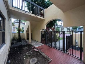 8831 SW 130th Pl 106, Miami FL 33186