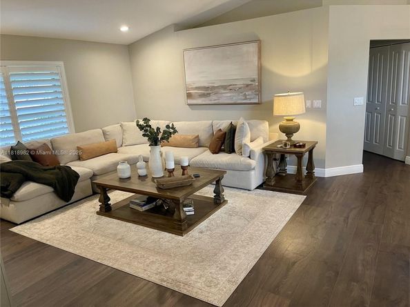4370 NW 62nd Ter, Coral Springs FL 33067