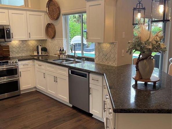 4370 NW 62nd Ter, Coral Springs FL 33067
