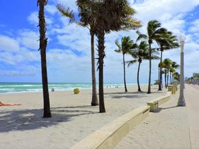 326 Harrison St 303A, Hollywood FL 33019