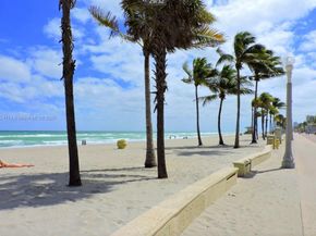 326 Harrison St 303A, Hollywood FL 33019