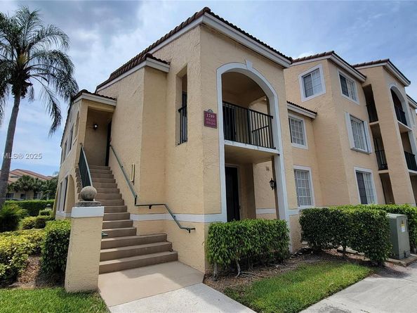 1727 Village Blvd 108, West Palm Beach FL 33409