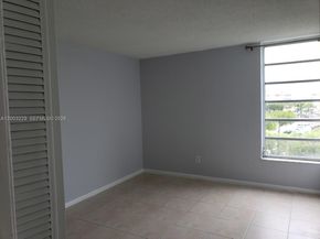 8840 Fontainebleau Blvd 402, Miami FL 33172